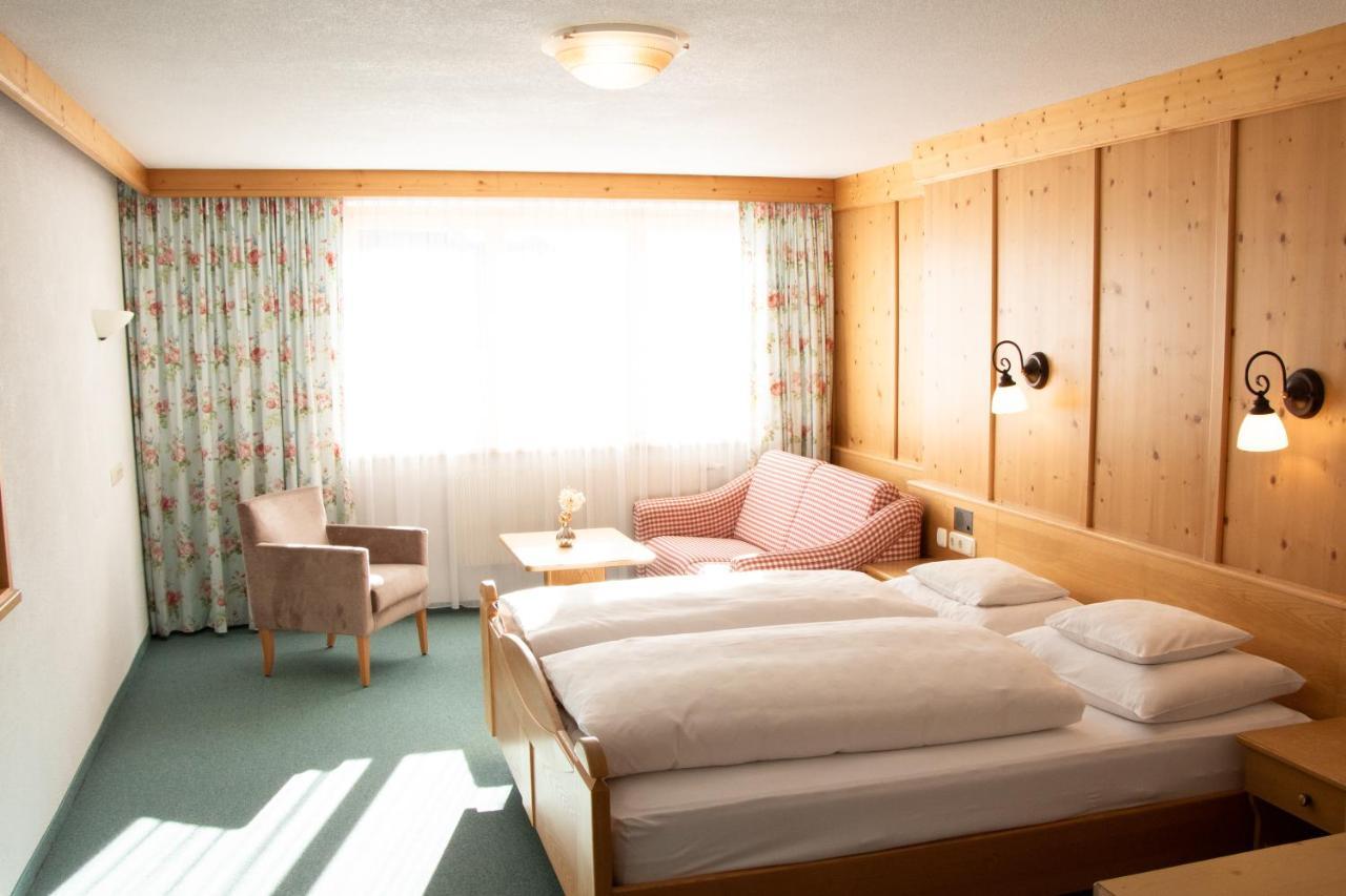Hotel Walserberg Warth  Oda fotoğraf